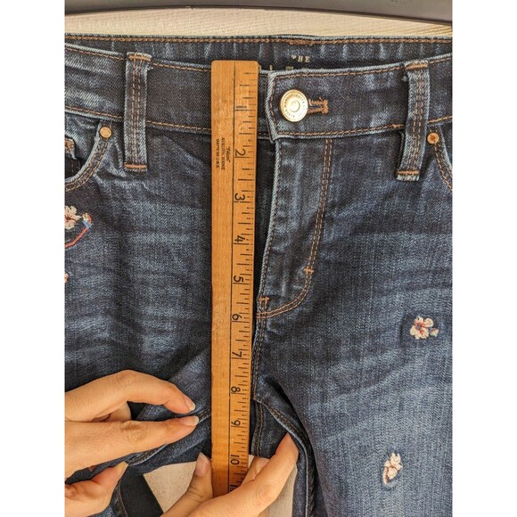 White House Black Market Girlfriend Jeans Floral Embroidery Low Rise Sz 6 Denim - Picture 9 of 10